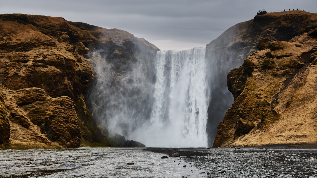 Skógafoss: la cascada islandesa de 527 escalones - Skógafoss | Secret World Trip Planner
