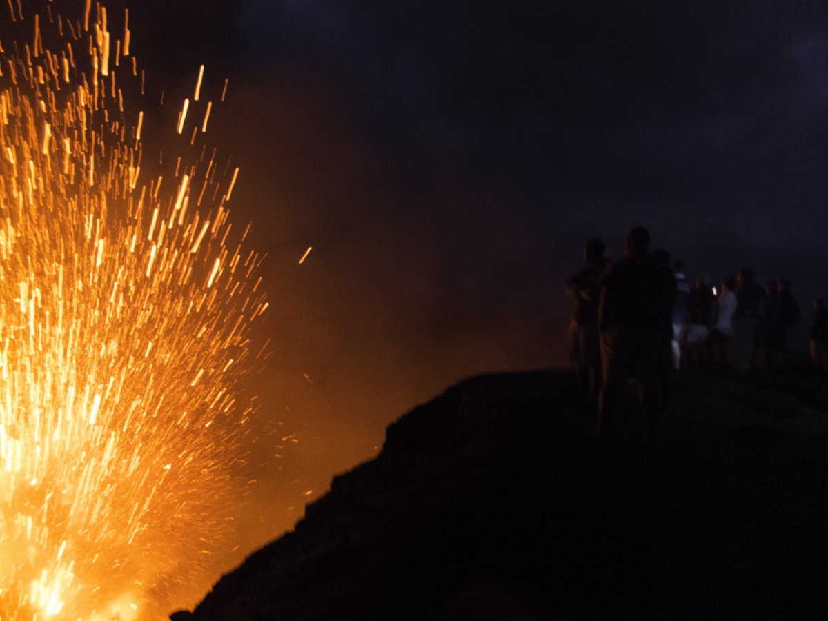 ヤスール山:世界で最もアクセスしやすい活火山 - Mount Yasur | Secret World Trip Planner