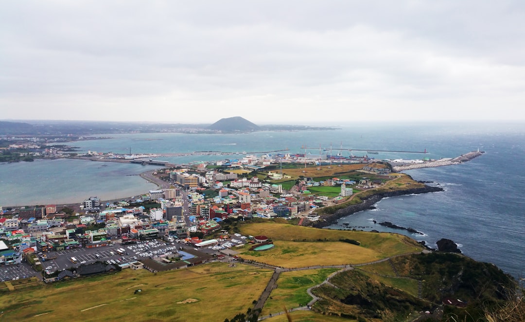 済州島:火山、溶岩、黒いビーチの魅力 | Secret World Trip Planner