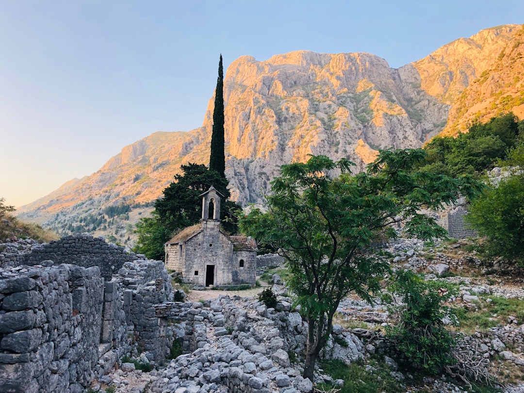 发现Ogoreli krš:黑山的原始自然角落 - Grabovica | Secret World Trip Planner