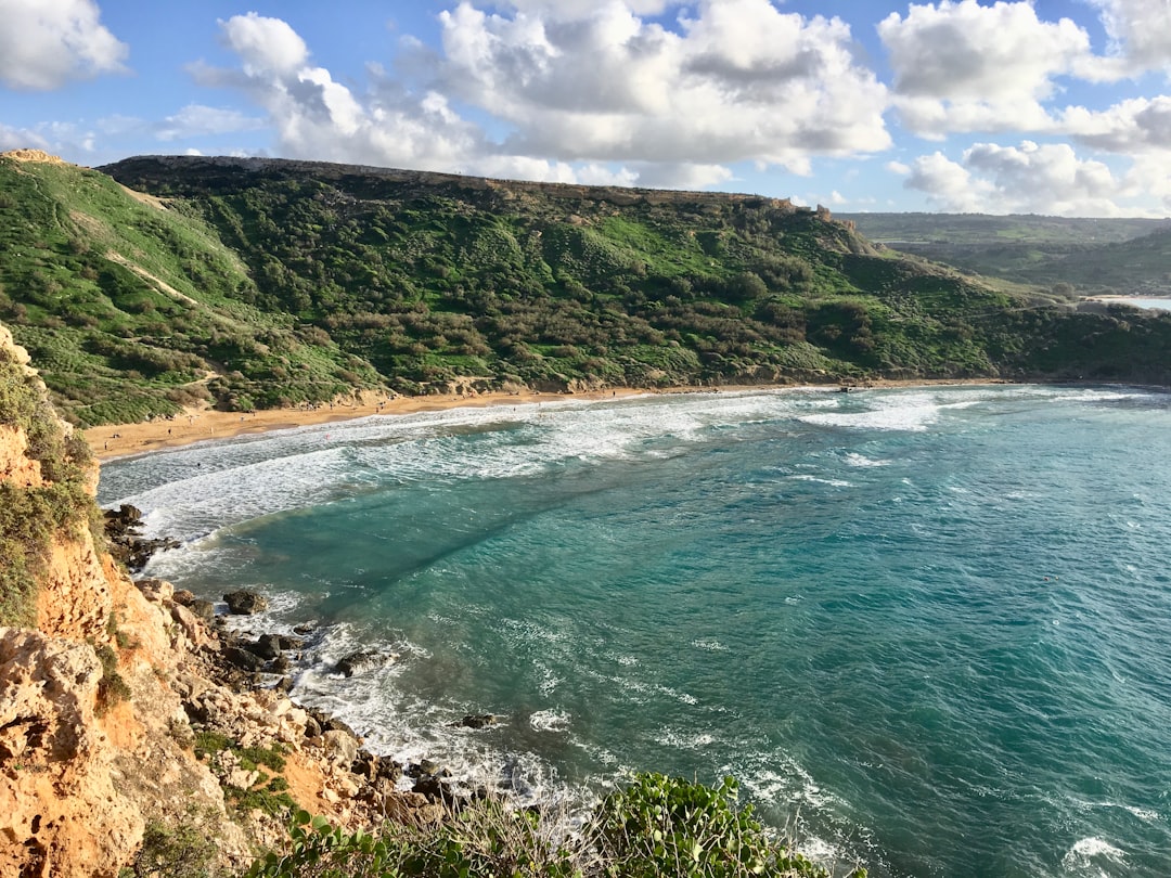 Golden Bay: a encantadora praia de Malta - Mellieħa | Secret World Trip Planner