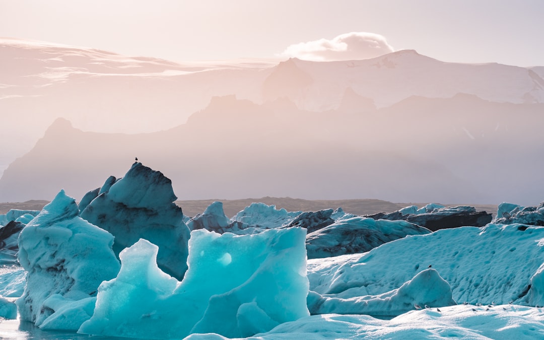 エイヤフィヤトラヨークトル:ヨーロッパを止めた火山探検 - Eyjafjallajökull | Secret World Trip Planner