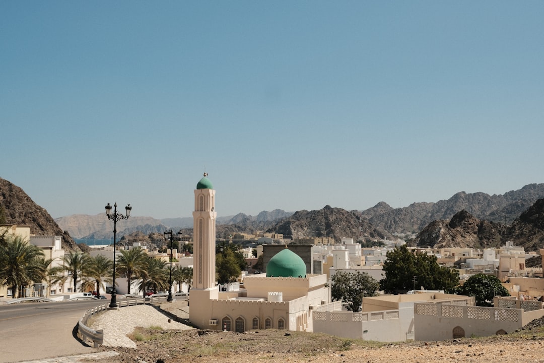 Descubre Hawrat Hal Sulaym: una joya natural de Omán - Adh Dhahir | Secret World Trip Planner