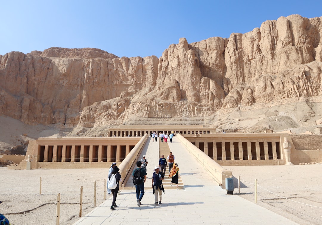 하트셉수트의 무덤 사원: 고대 이집트의 걸작 - Al Qarna | Secret World Trip Planner
