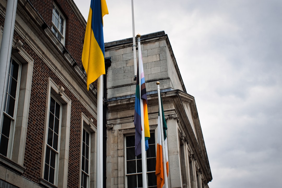 Универсальные ссылки по правам человека: Символ свободы в Дублине - Dublin 1 | Secret World Trip Planner