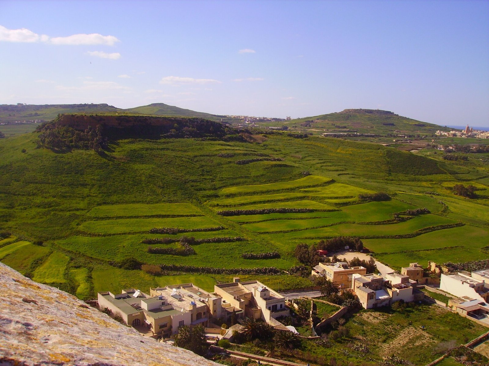 探索Il-Gelmus：戈佐迷人的山丘 - Ir-Rabat Għawdex | Secret World Trip Planner
