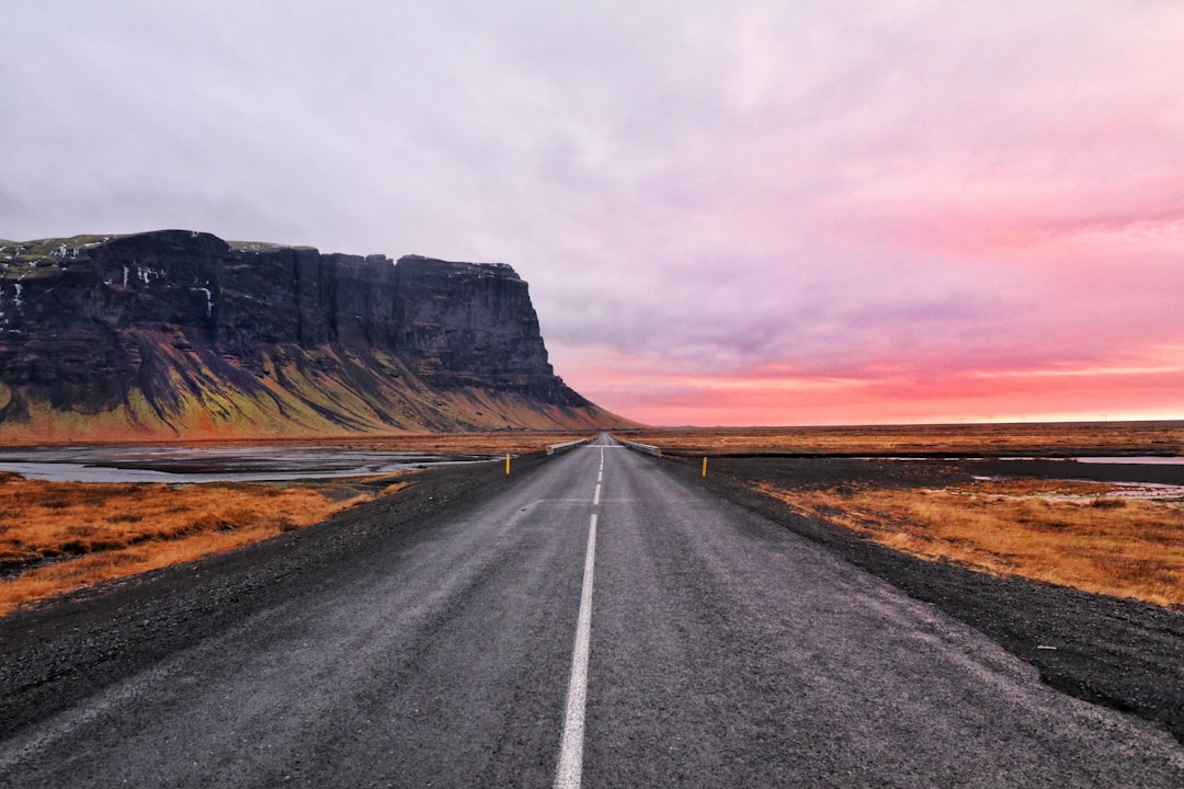 探索Búðahellir:冰岛的神奇洞穴 - Búðir | Secret World Trip Planner