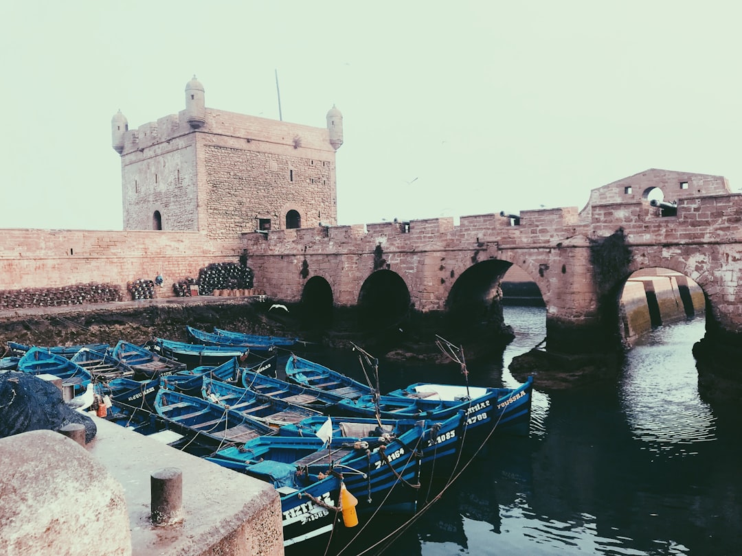 エッサウィラの市場:木材、風、青いスパイス - Medina of Essaouira | Secret World Trip Planner
