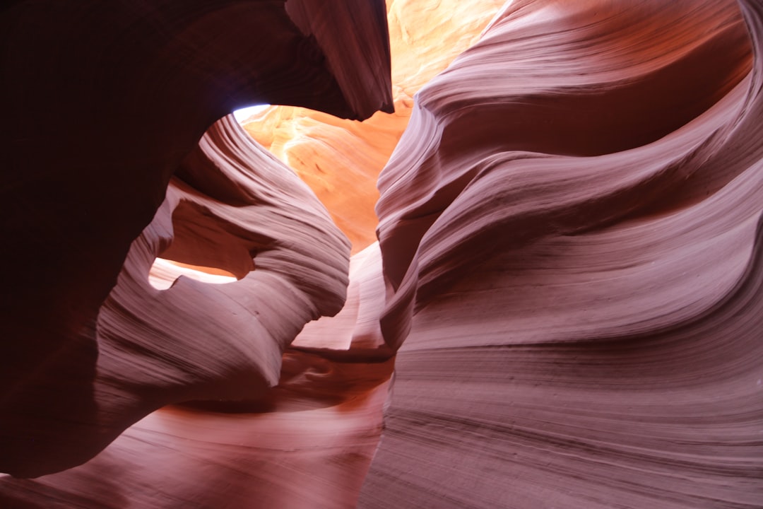 Canyon Antelope : lumière et pierre au cœur Navajo - Page | Secret World Trip Planner