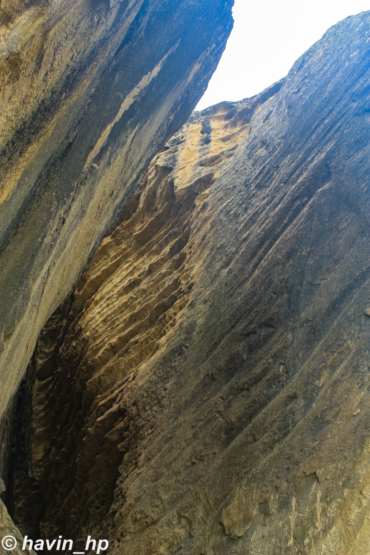 Qobustan : gravures rupestres et volcans de boue - 496H+H9C | Secret World Trip Planner