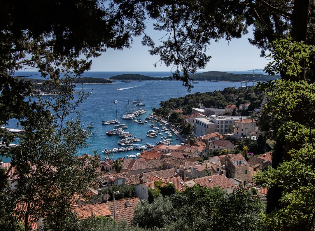 Découvrez Veliki Pod : un coin de nature en Croatie - Gornje Igrane | Secret World Trip Planner