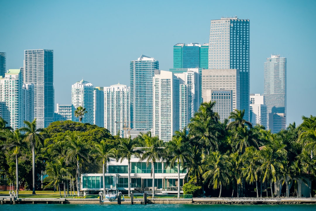 Secret World vs Wanderlog: Der beste Reiseplaner für Miami 2026 - Miami | Secret World Trip Planner
