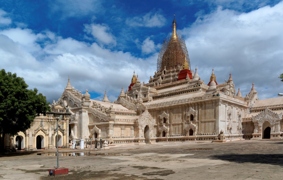 安南达寺：巴干的金色佛像 - မြင်းကပါ | Secret World Trip Planner