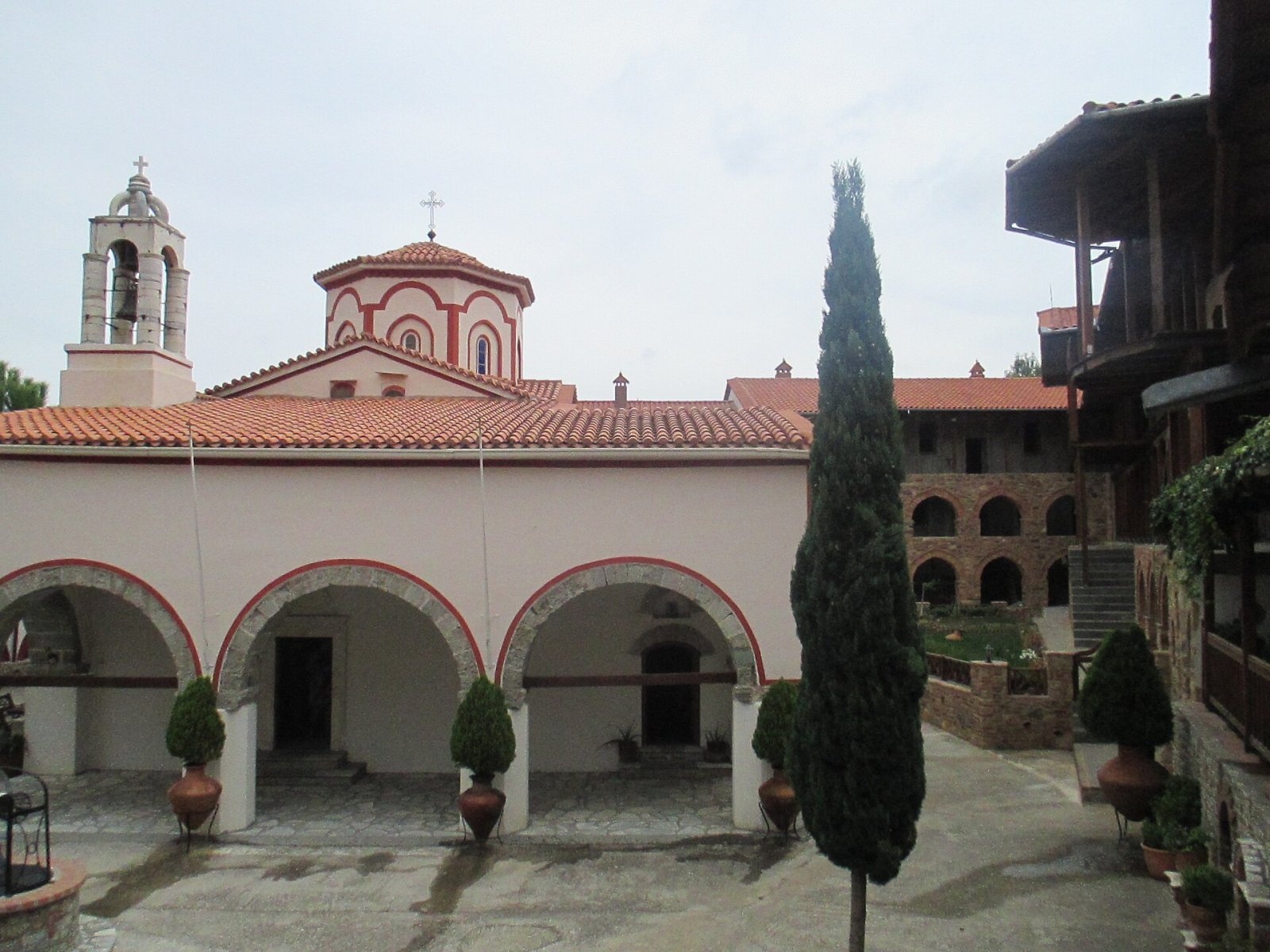 Descubre el Monasterio de Megali Panagia: un tesoro de Samos — MRWR+6W Moni Megalis Panagias