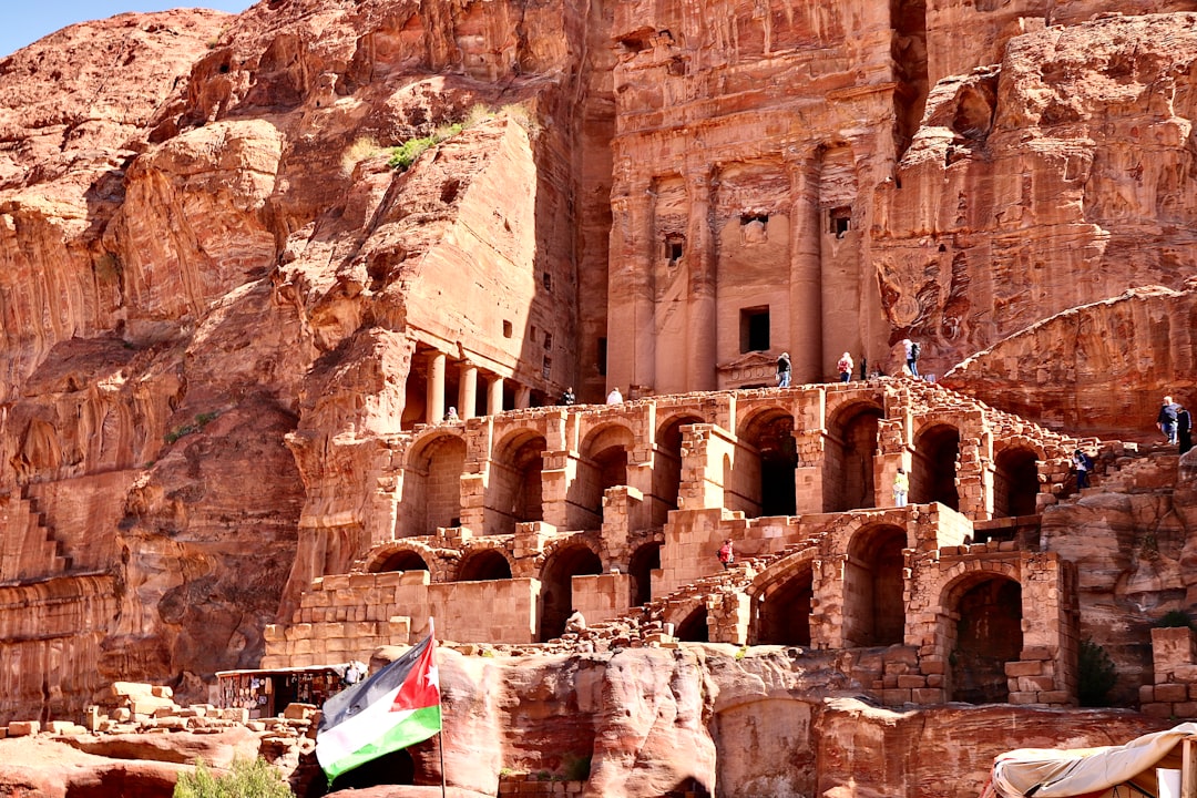 Al-Khazneh in Petra: Der Felsen-Tempel | Secret World Trip Planner