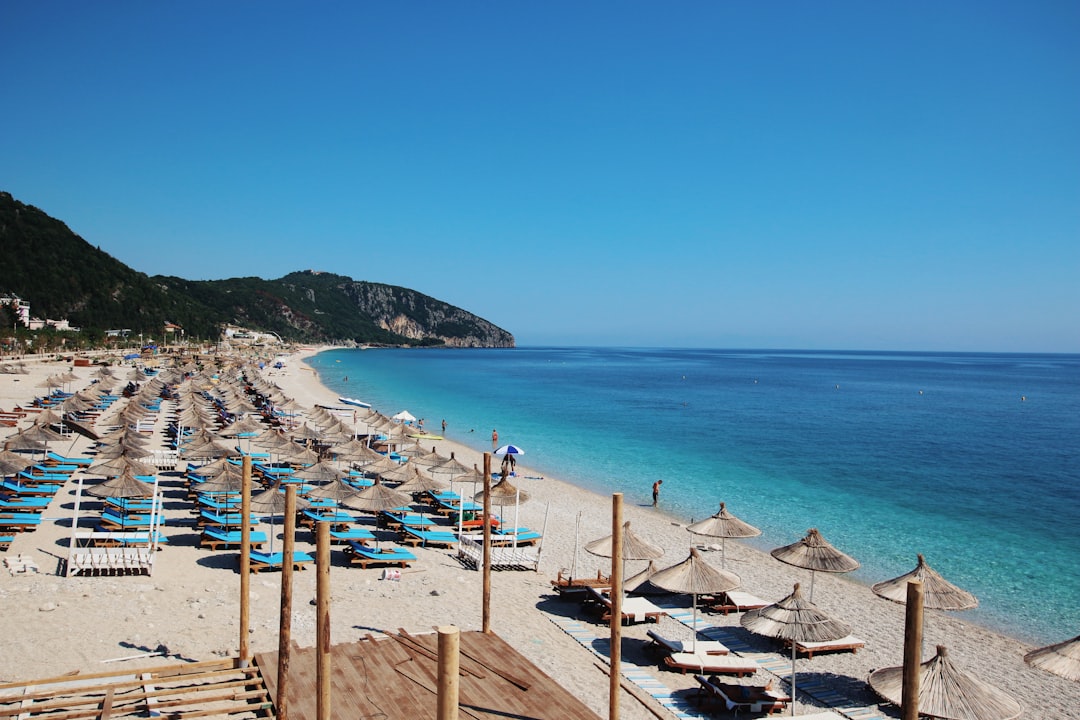 Dhermi: la spiaggia albanese tra ghiaia bianca e acque turchesi - 4JVP+QF6 | Secret World Trip Planner