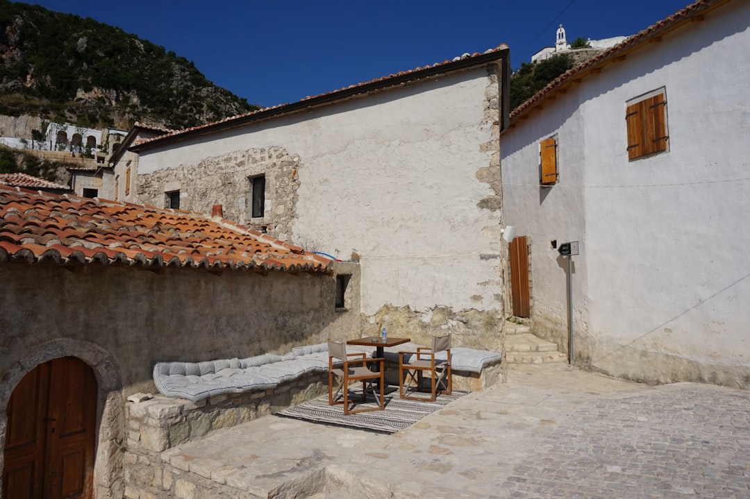 Dhermi: 알바니아의 백사장과 청록색 바다 - 4JVP+QF6 | Secret World Trip Planner