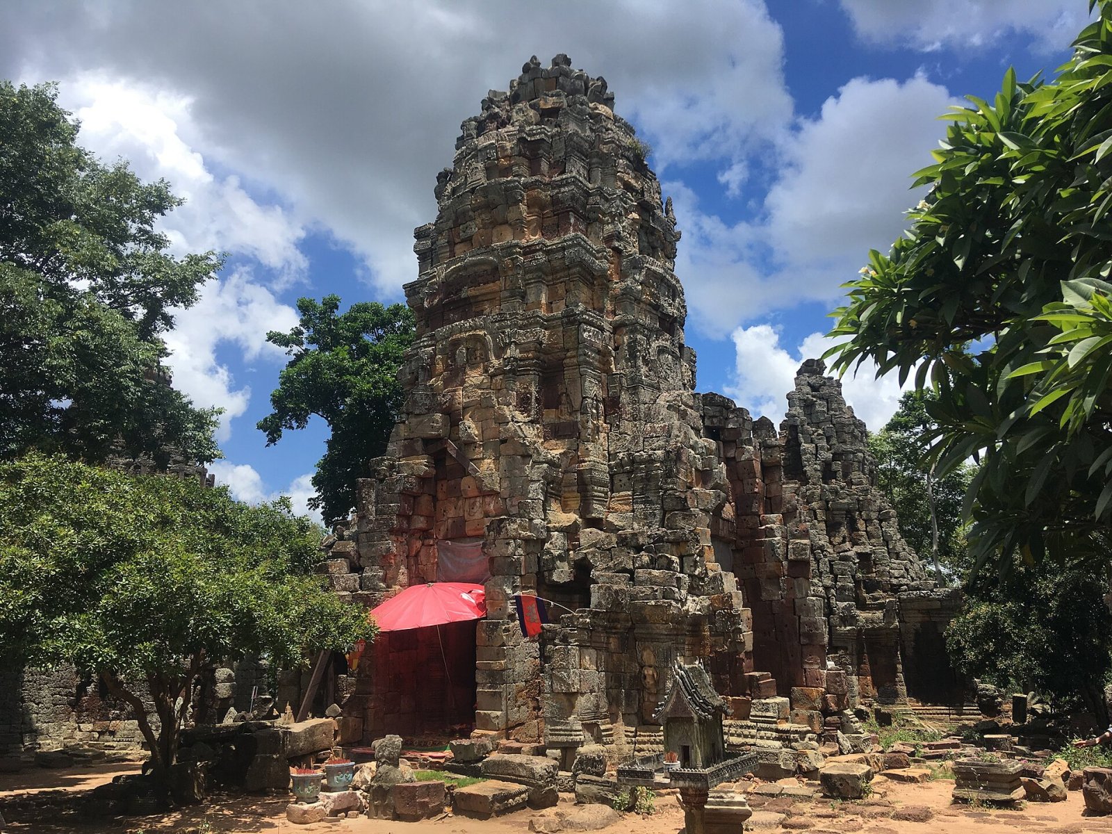 Discover Wat Banan: A Cultural Treasure in Cambodia - បាណន់ | Secret World Trip Planner