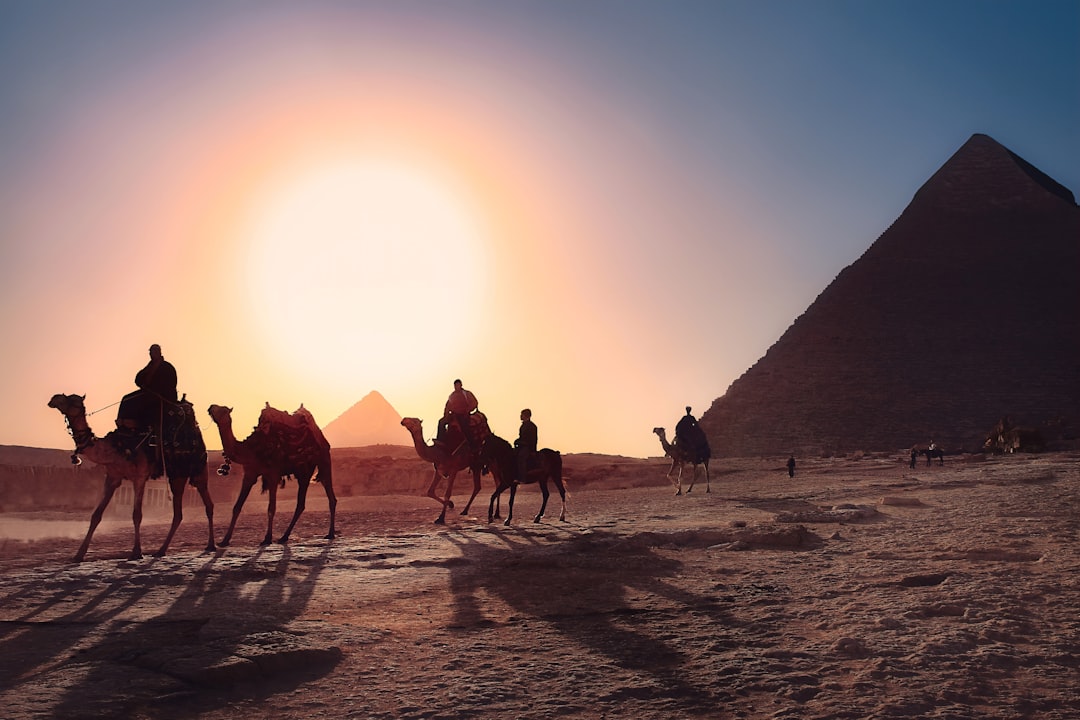 Entdecke Haram Senusret III: die vergessene Pyramide Ägyptens - Saqarah | Secret World Trip Planner