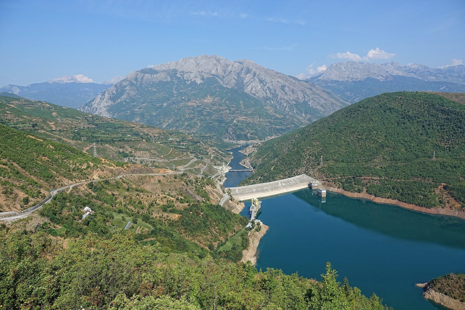 Maja und Merturit: Ein Naturparadies in Albanien - Tetaj | Secret World Trip Planner