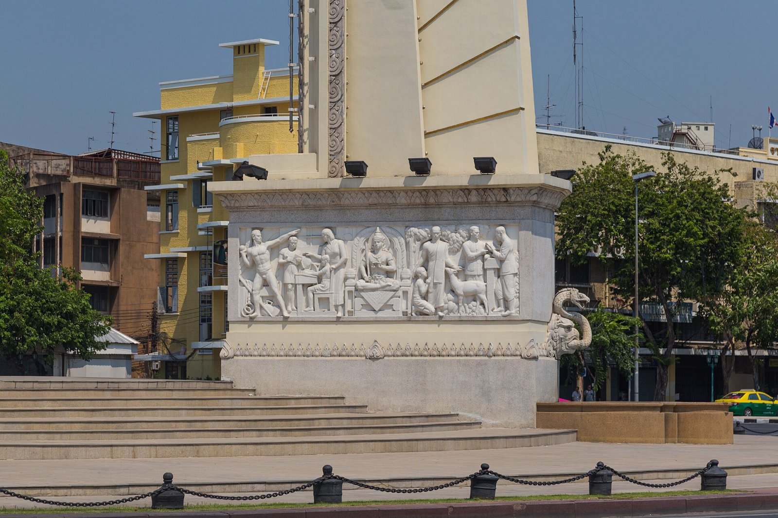 Democracy Monument: Symbol der Geschichte und Kultur in Thailand - Amphoe Mueang Khon Kaen | Secret World Trip Planner