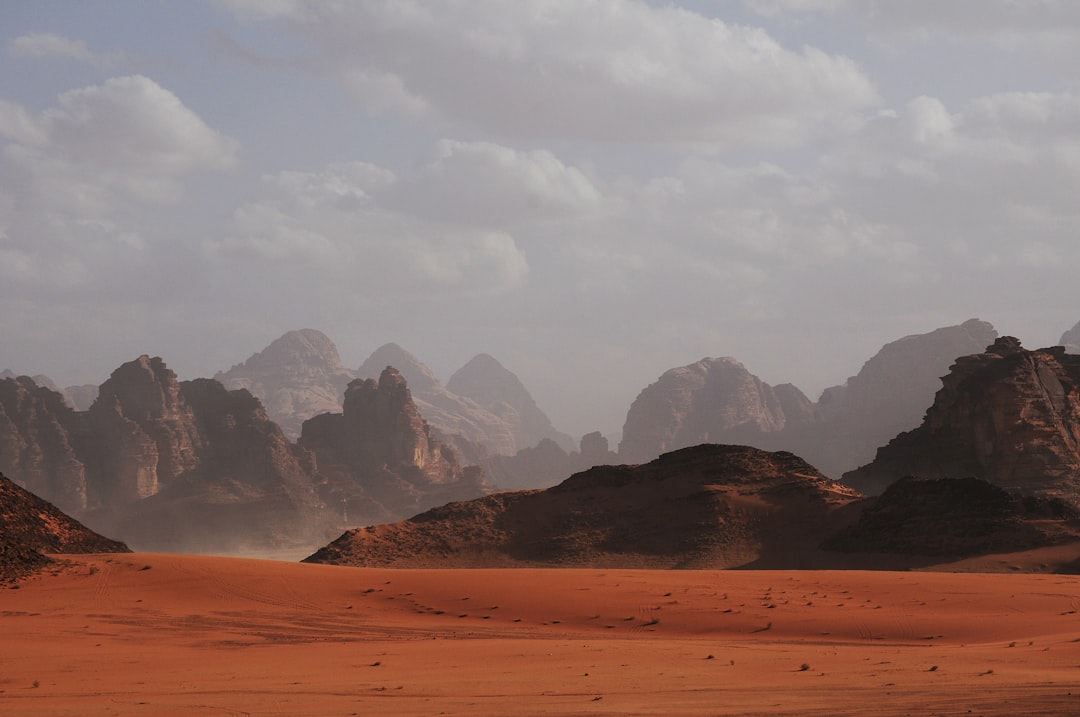 Rujm Siyaghah: Der Verborgene Berg Jordaniens - QP88+MM Khirbet al-Mukhayyat | Secret World Trip Planner