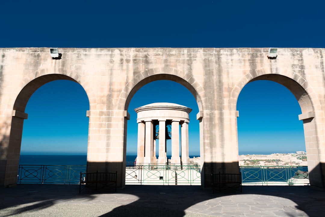 Descubre el Arco de Hompesch en Malta: Historia y Belleza — Ħaż-Żabbar