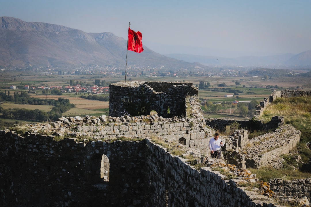 Entdecken Sie Lapidar: Das Geheimnis der Trilobiten in Albanien - Pshqesh | Secret World Trip Planner