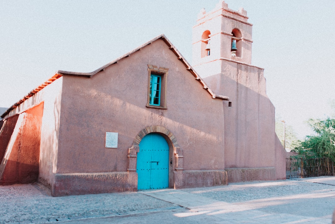 Descubra a Paróquia de Santa Filomena em Santiago do Chile - Maipú | Secret World Trip Planner