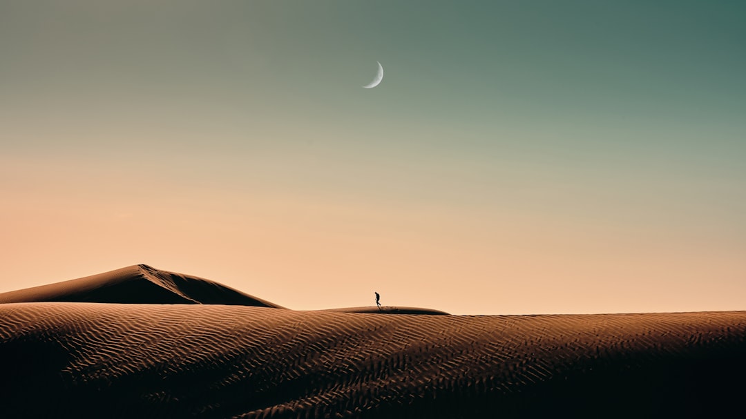 Ash Sharqiyah Sands: il deserto arancione dell'Oman - Mandinat Al Sultan Qaboos Bidiyah OM Bidiyah OM | Secret World Trip Planner