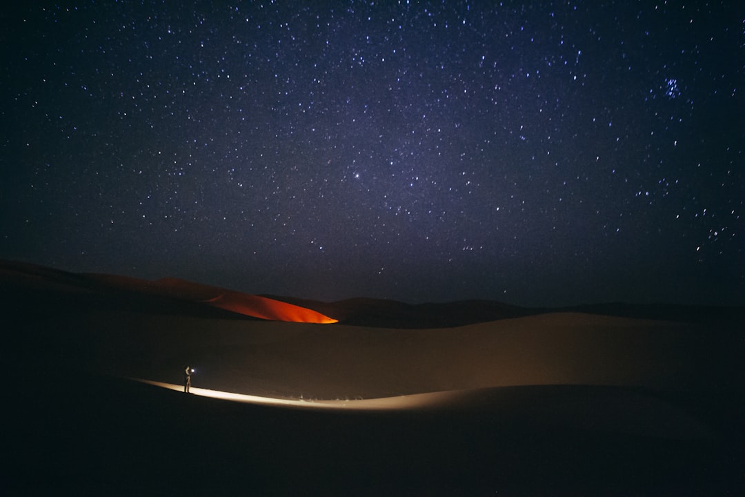 아시 샤르키야 사막: 오만의 오렌지 사막 - Mandinat Al Sultan Qaboos Bidiyah OM Bidiyah OM | Secret World Trip Planner