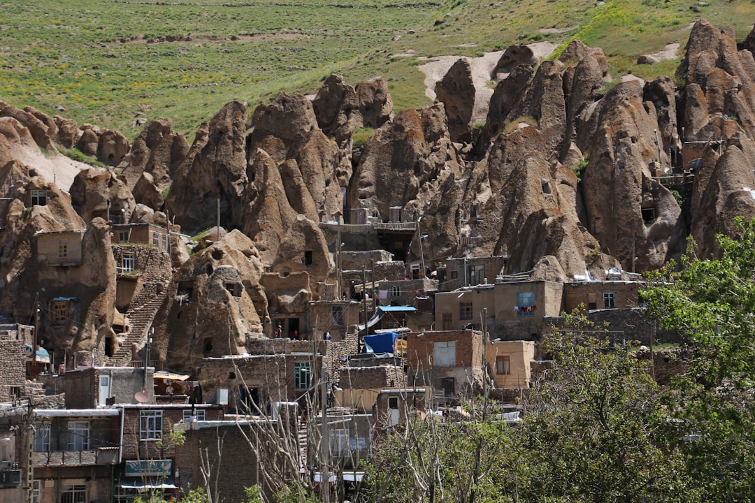 Kandovan: il villaggio scavato nella roccia vulcanica - Q7V2+Q3H | Secret World Trip Planner