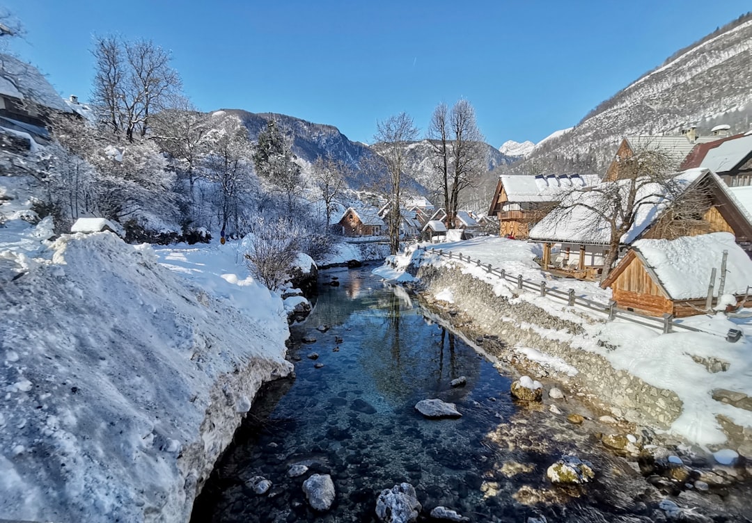 维尔希茨山:斯洛文尼亚朱利亚阿尔卑斯的壮丽风景 - Kranjska Gora- Vršič | Secret World Trip Planner