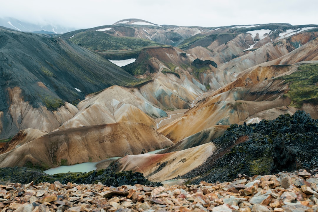 Námafjall Hverir: il deserto vulcanico dell'Islanda - J5RR+HP4 | Secret World Trip Planner