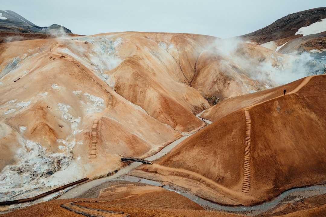 Námafjall Hverir: o deserto vulcânico da Islândia - J5RR+HP4 | Secret World Trip Planner