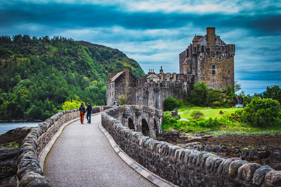 スコットランドの音楽文化を探る:Hereの旅 - Edinburgh | Secret World Trip Planner
