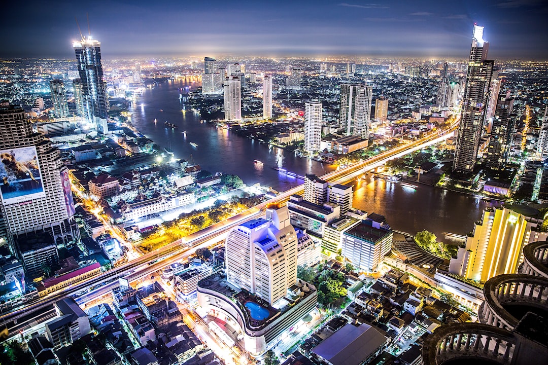 Лучшие приложения для путешествий 2026: 5 топов в Бангкоке - Bangkok | Secret World Trip Planner