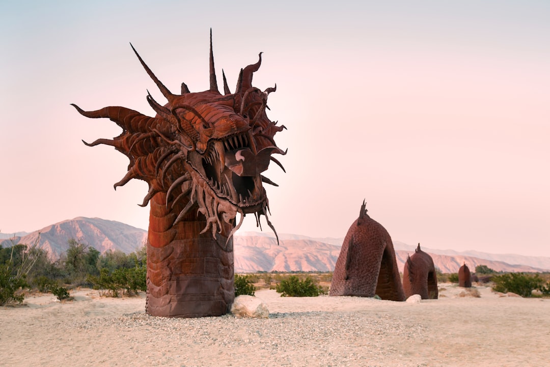 Lebende Wüstenskulpturen: Kunst im australischen Outback - Broken Hill Nuovo Galles del Sud 2880 | Secret World Trip Planner