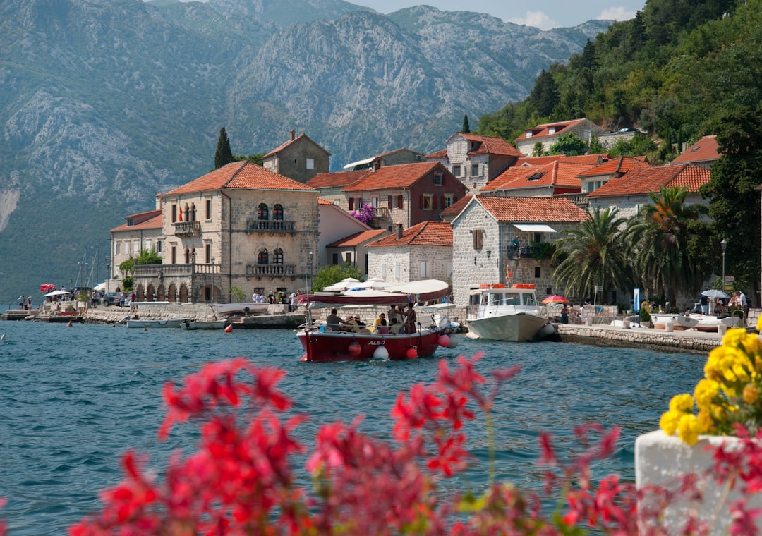 探索Veliko Vjetreno:黑山的自然角落 - Broćanac Viluški | Secret World Trip Planner