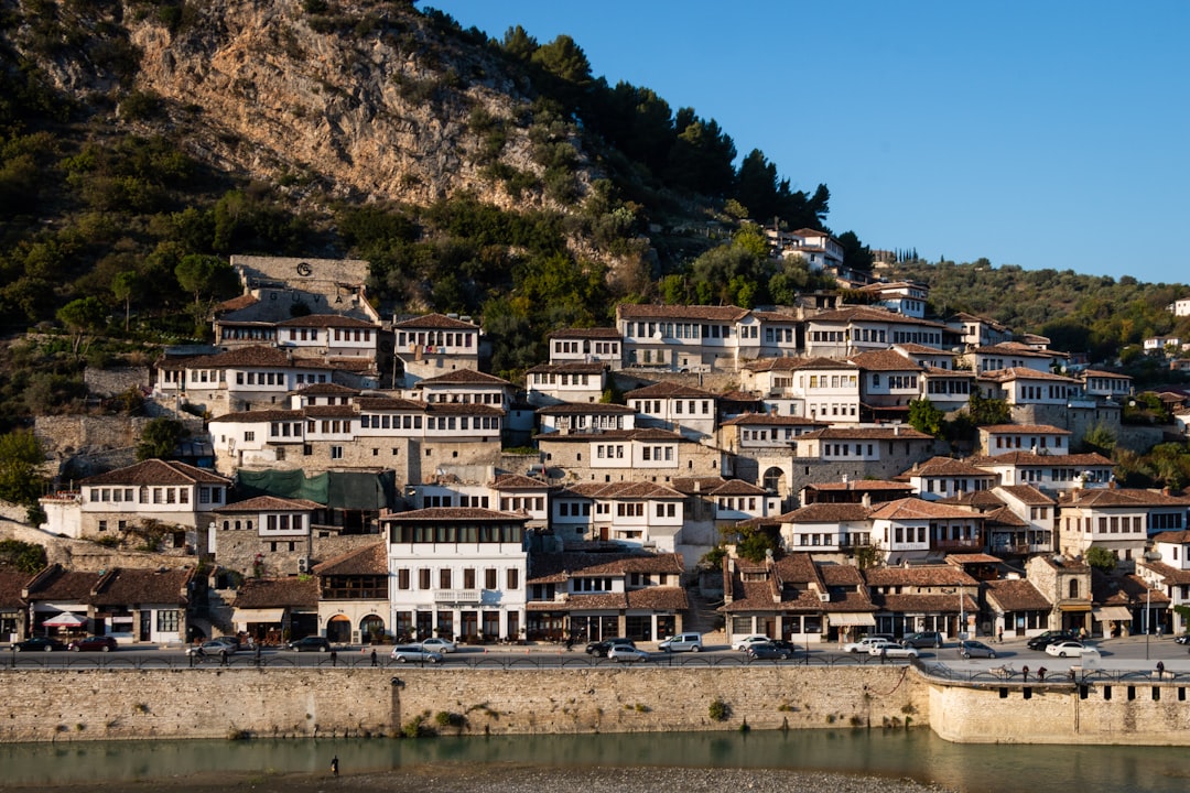 Entdecken Sie Kalaja und Shurdhahut: ein historisches Juwel Albaniens - Shkodër | Secret World Trip Planner