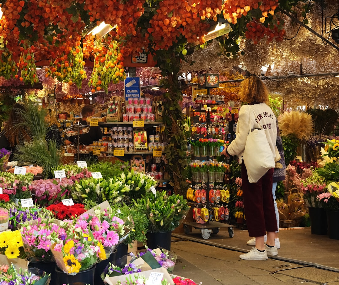 Marché aux fleurs d'Amsterdam : le marché flottant des tulipes - Singel 630 | Secret World Trip Planner