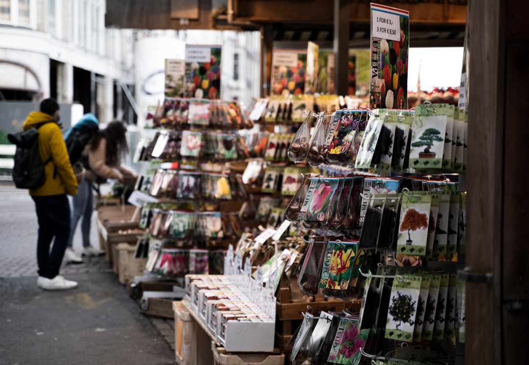 Marché aux fleurs d'Amsterdam : le marché flottant des tulipes - Singel 630 | Secret World Trip Planner