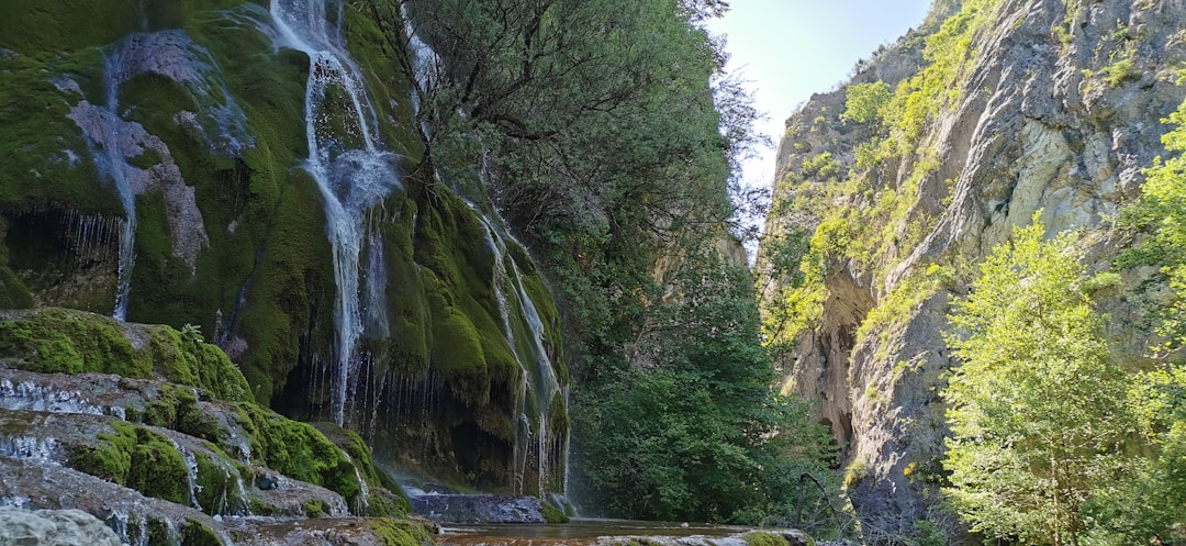 Cascades du Agrio : le fleuve acide de Patagonie - Caviahue | Secret World Trip Planner