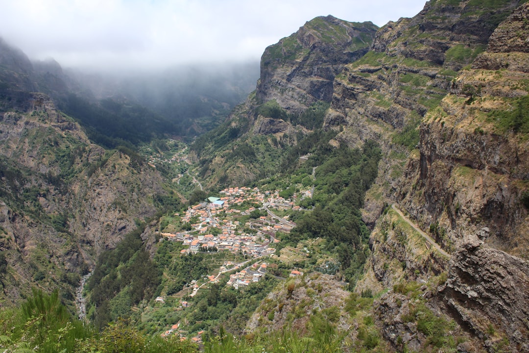 ピコ・ド・アリエイロ:マデイラの雲上のパノラマ - Pico do Arieiro | Secret World Trip Planner