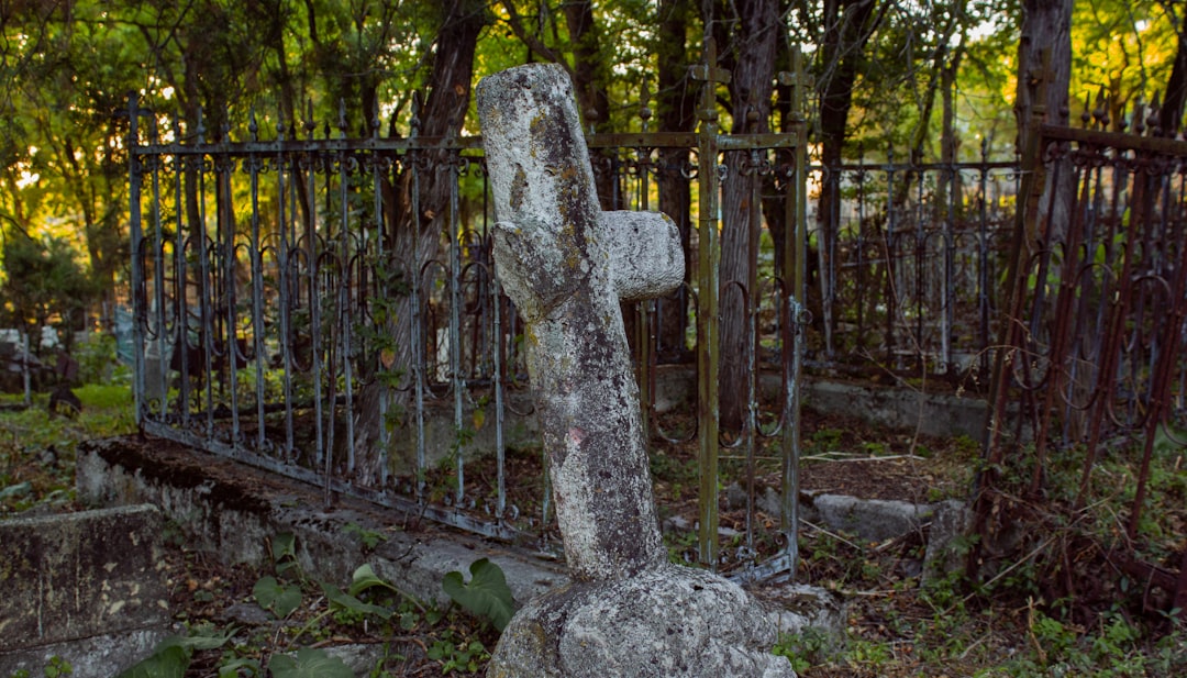 Noraduz: el cementerio de khachkar en el lago Sevan - 95FJ+RFR | Secret World Trip Planner