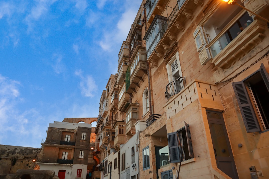 Salles de Guerre Lascaris : les tunnels secrets de La Valette - Valletta Ditch | Secret World Trip Planner
