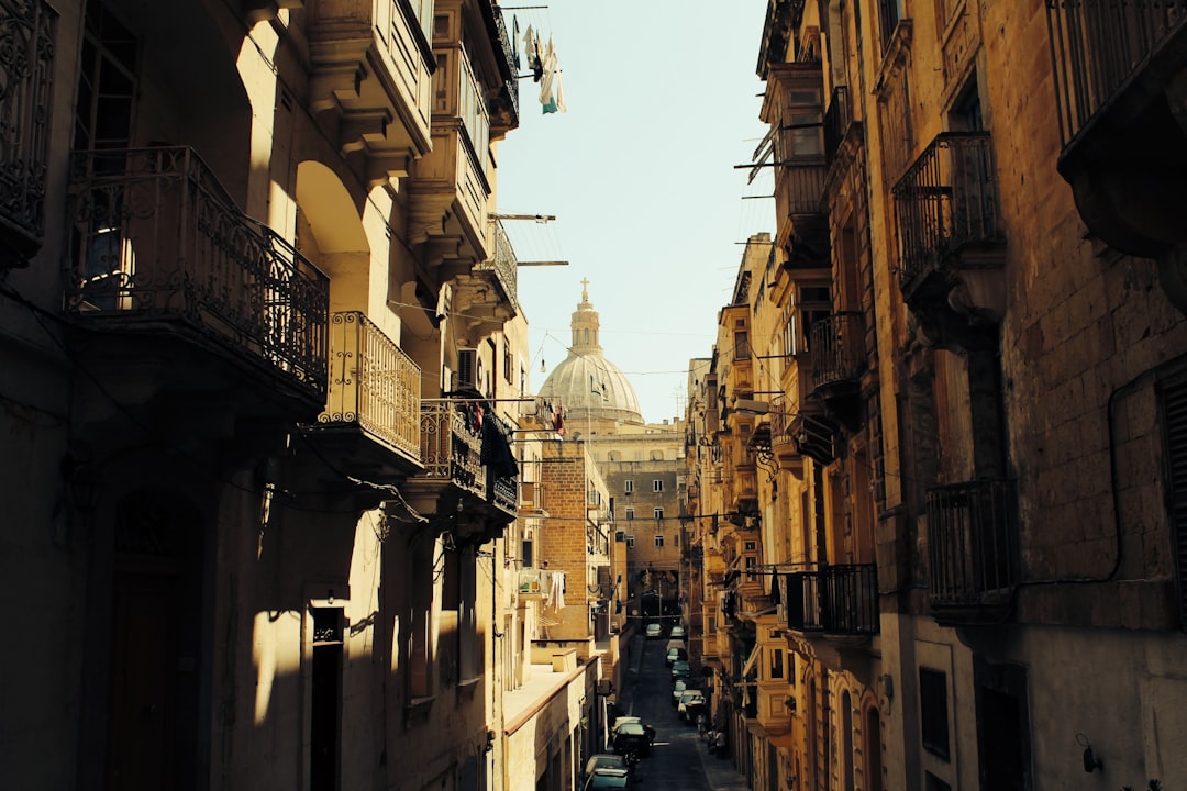 ラスカリスの戦争部屋：バレッタの秘密のトンネル - Valletta Ditch | Secret World Trip Planner