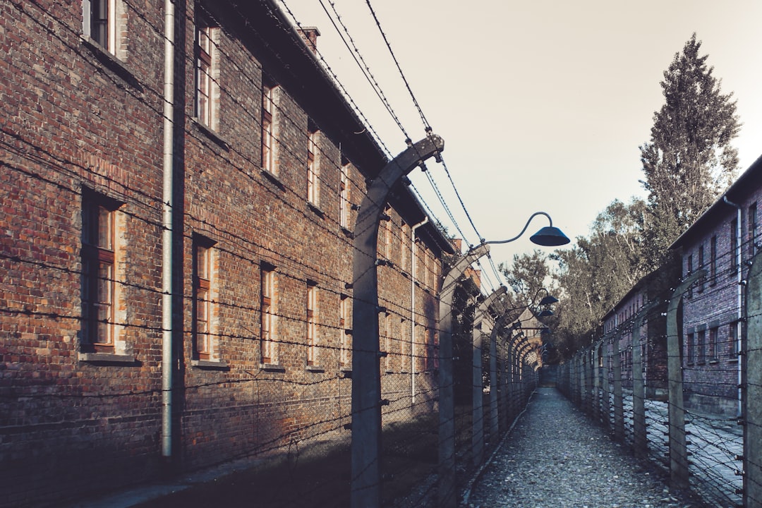 Auschwitz-Birkenau : visite du mémorial de la Shoah - Więźniów Oświęcimia 55 | Secret World Trip Planner