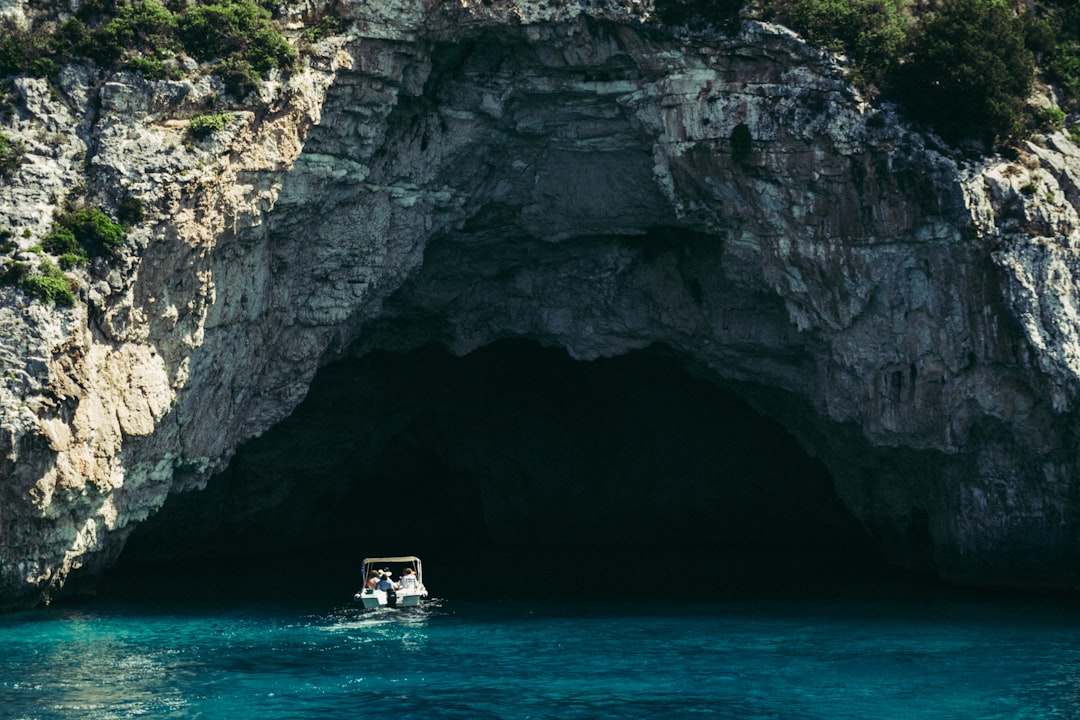Gruta Azul de Malta: las cuevas marinas de Wied iż-Żurrieq - Crendi | Secret World Trip Planner
