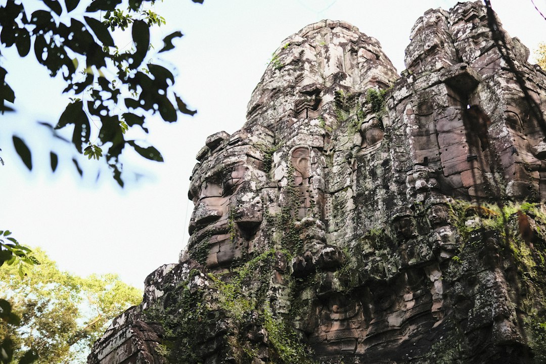 Tham Kong Lo : la grotte fluviale de 7 km au Laos - Tham Kong Lo | Secret World Trip Planner